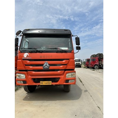 شاحنة قلابة بقوة 375 حصانًا